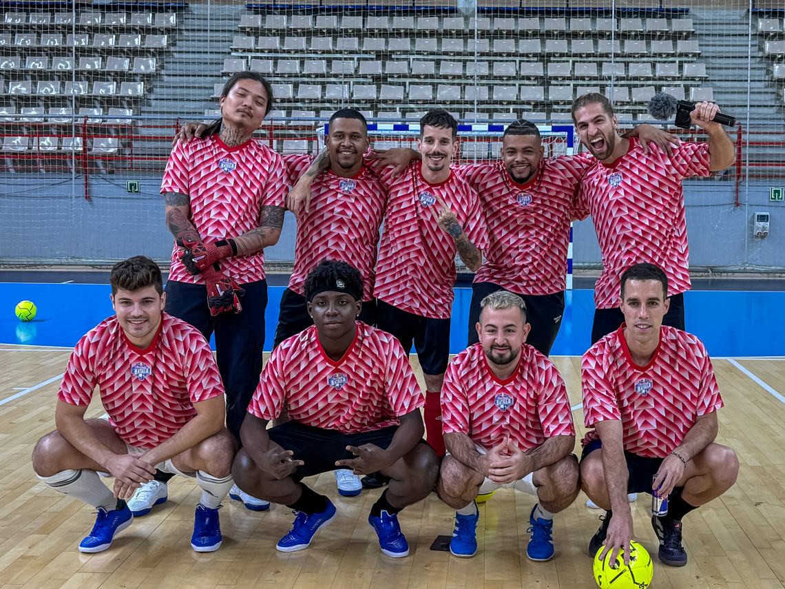 El Pabellón Jorge Garbajosa acoge un partido de fútbol sala de freestylers y creadores de contenido como una de las actividades previas a la gran final internacional de “Red Bull Batalla”